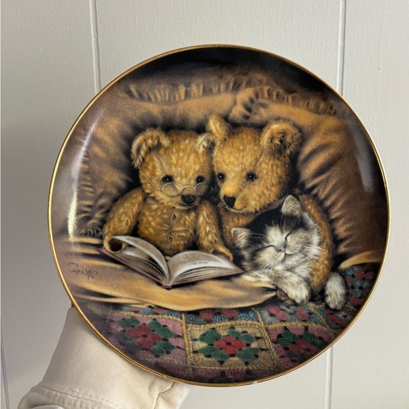 Vintage Decorative Plate with Teddy Bears and Cat - Picture 2 of 4